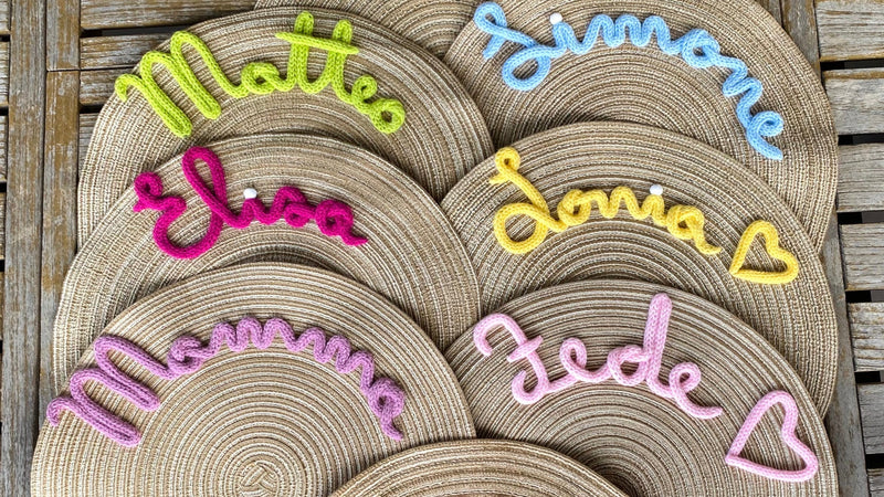 Tovaglietta Personalizzata con Nome - Idea Regalo - Antimacchia - Italia Tovaglietta Personalizzata con Nome - Idea Regalo - Antimacchia - Italia